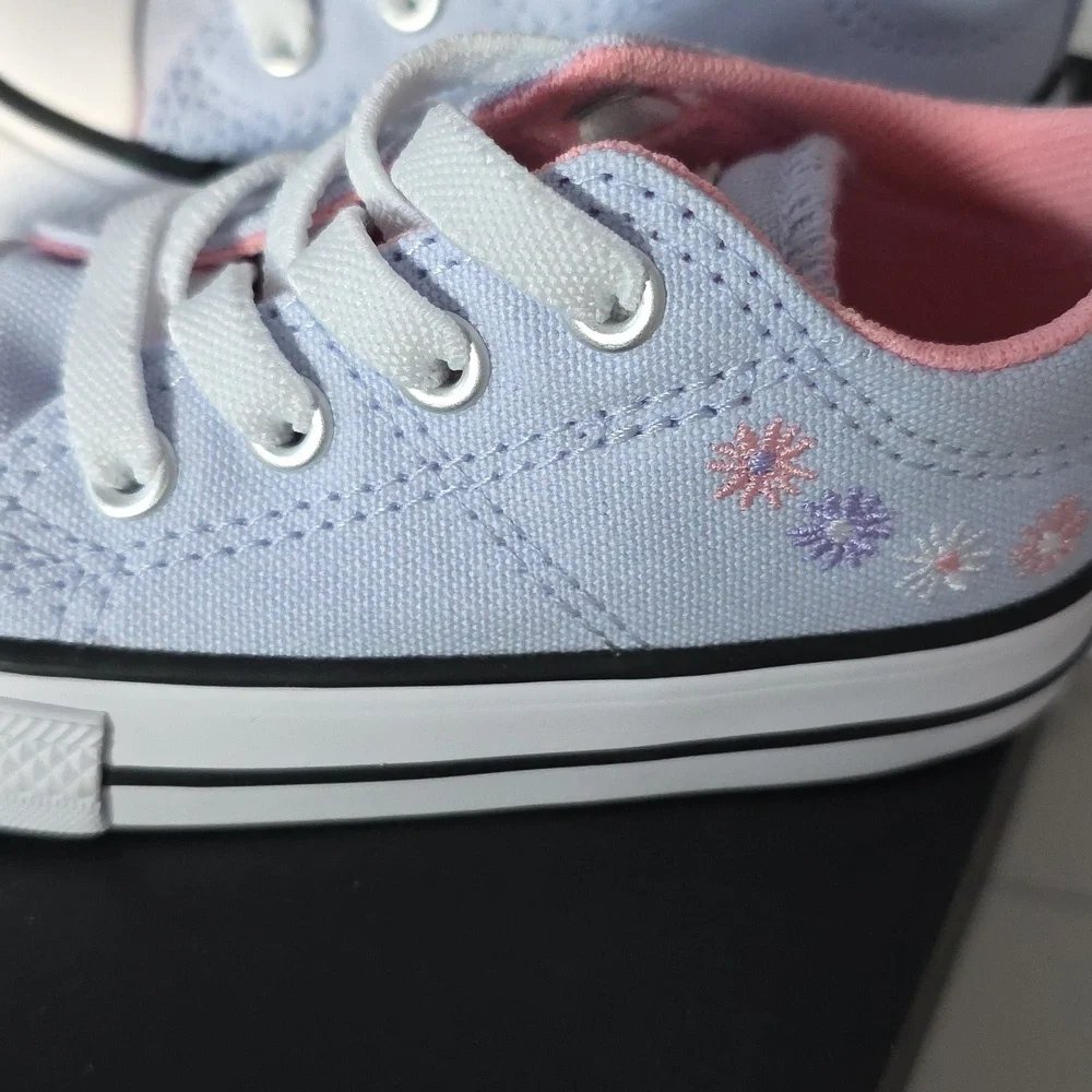 NEW Converse Chuck Taylor All Star Madisons - Size 5